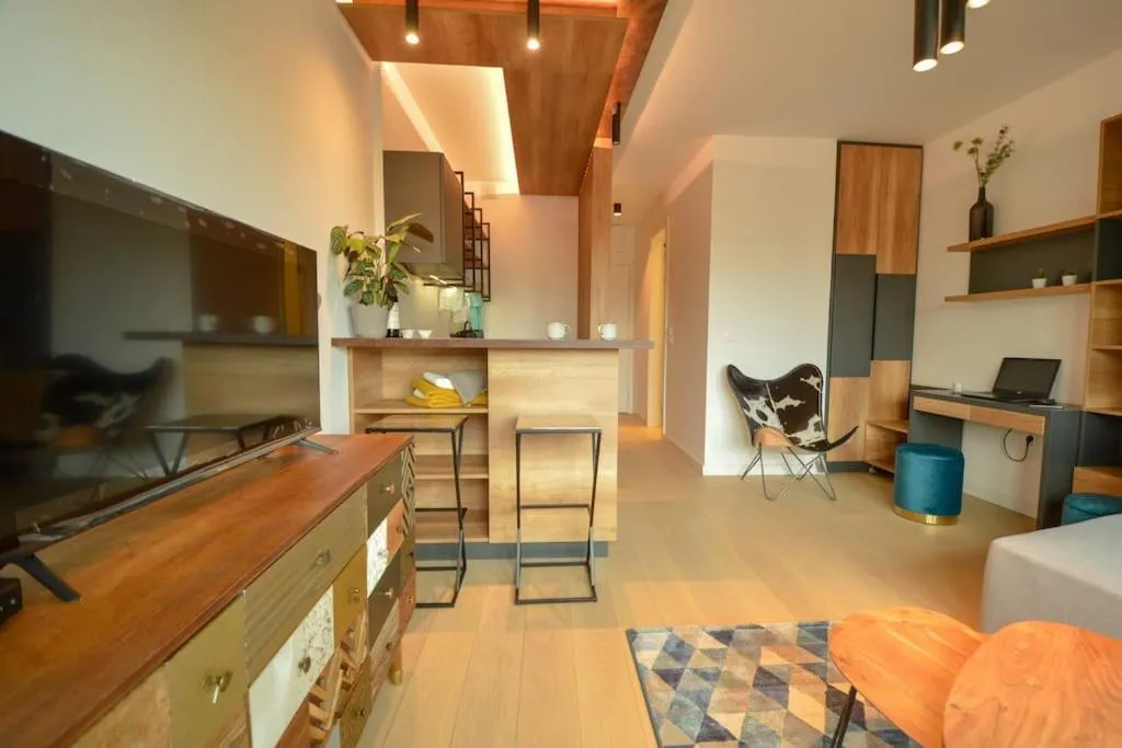 STUDIO K district (central BG+private parking) — 3