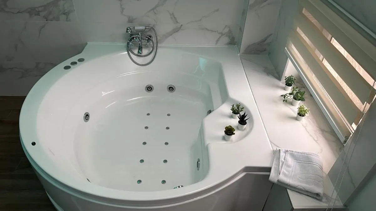Seti gorgeous apartments with jacuzzi — 2