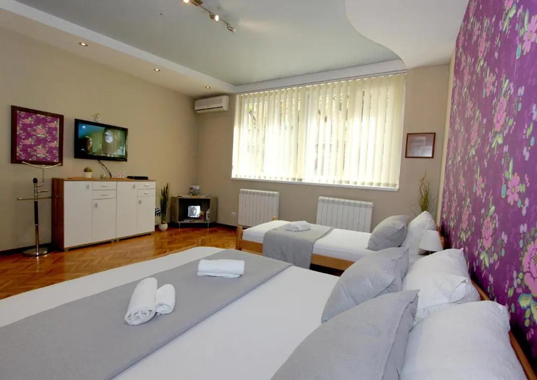 Sneki Apartment