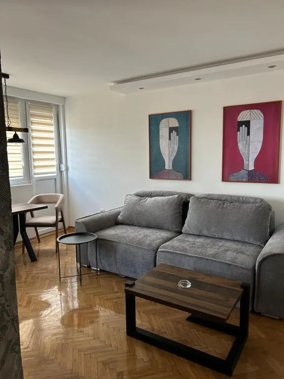 Sunny city center apartment