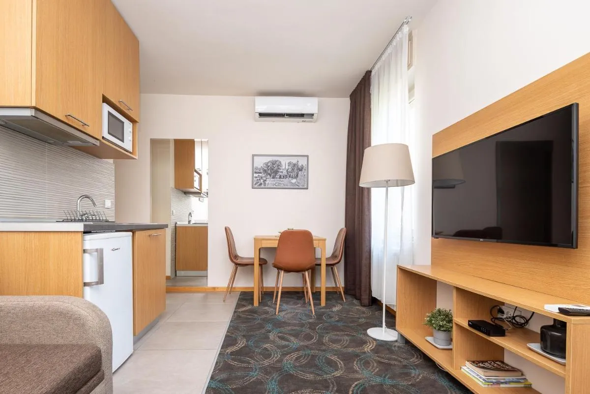 Top Central Apartments — 4