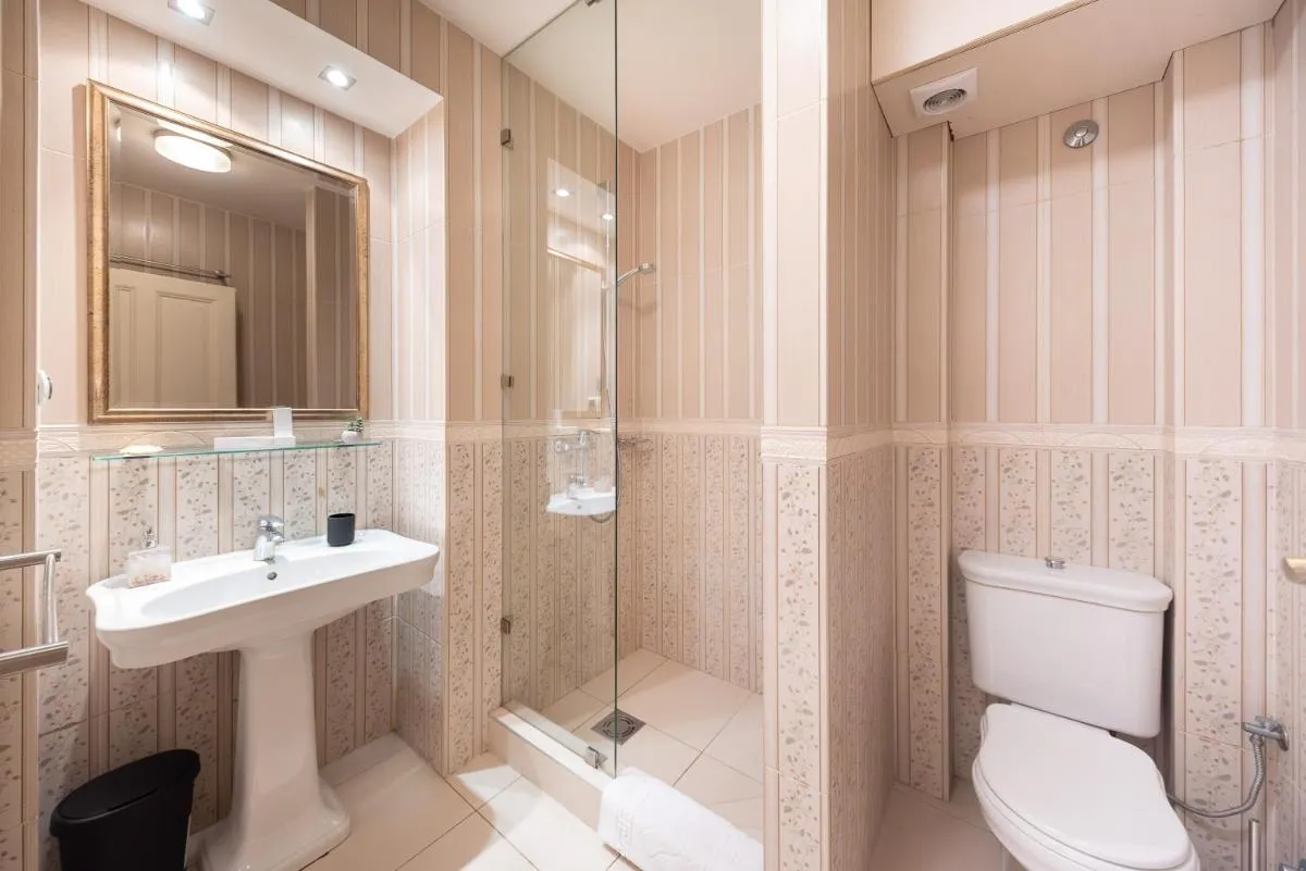 Top Central Rooms — 3