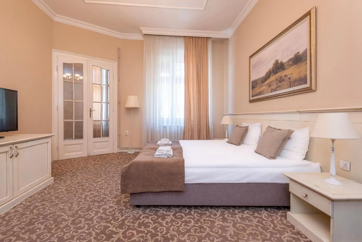 Top Central Rooms — 2