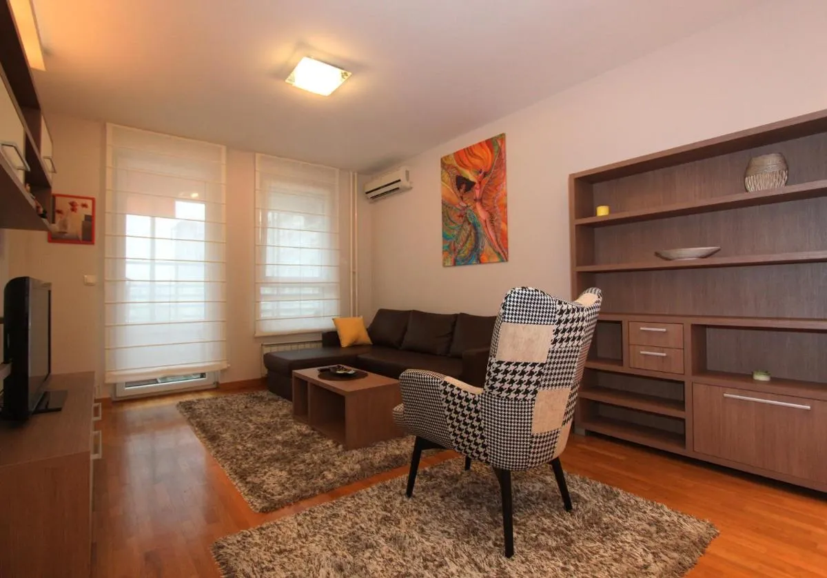 Twin Belville Apartments — 5