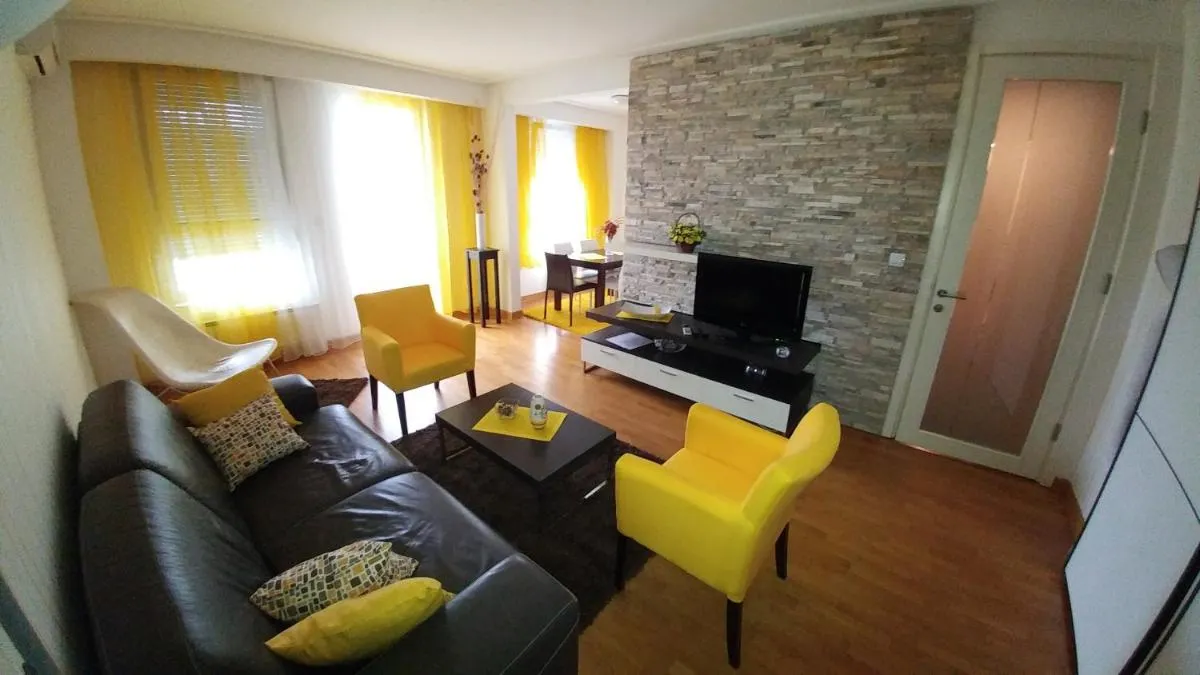 Twin Belville Apartments — 4