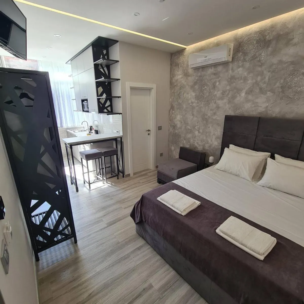 Up Apartments — 4