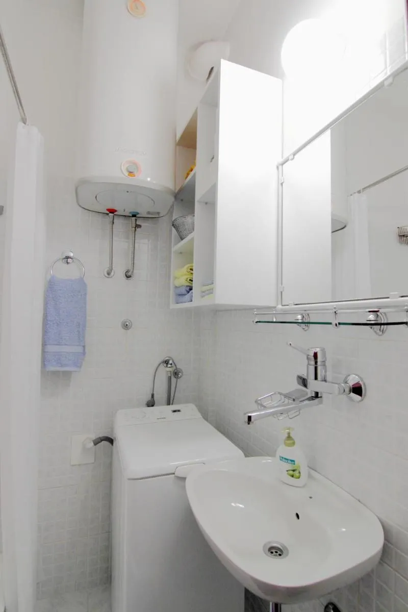 White Apartment — 4
