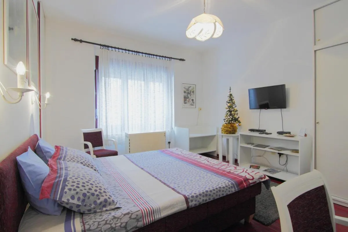 White Apartment — 3
