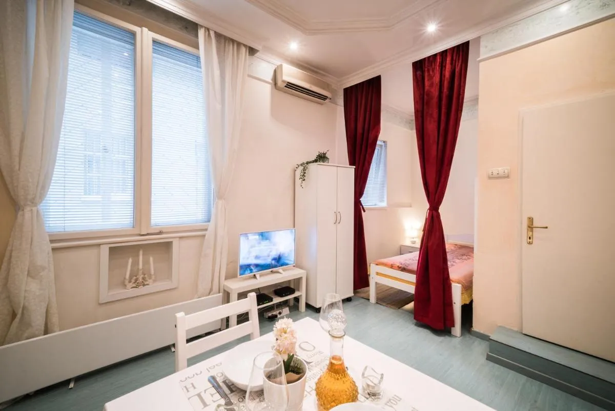 White Pearl Apartment — 2