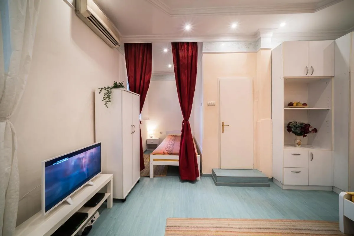 White Pearl Apartment — 5