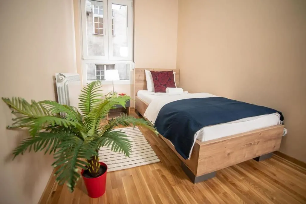 3 BDR for 6 CENTER CLOSE TO NATIONAL MUSEUM — 2