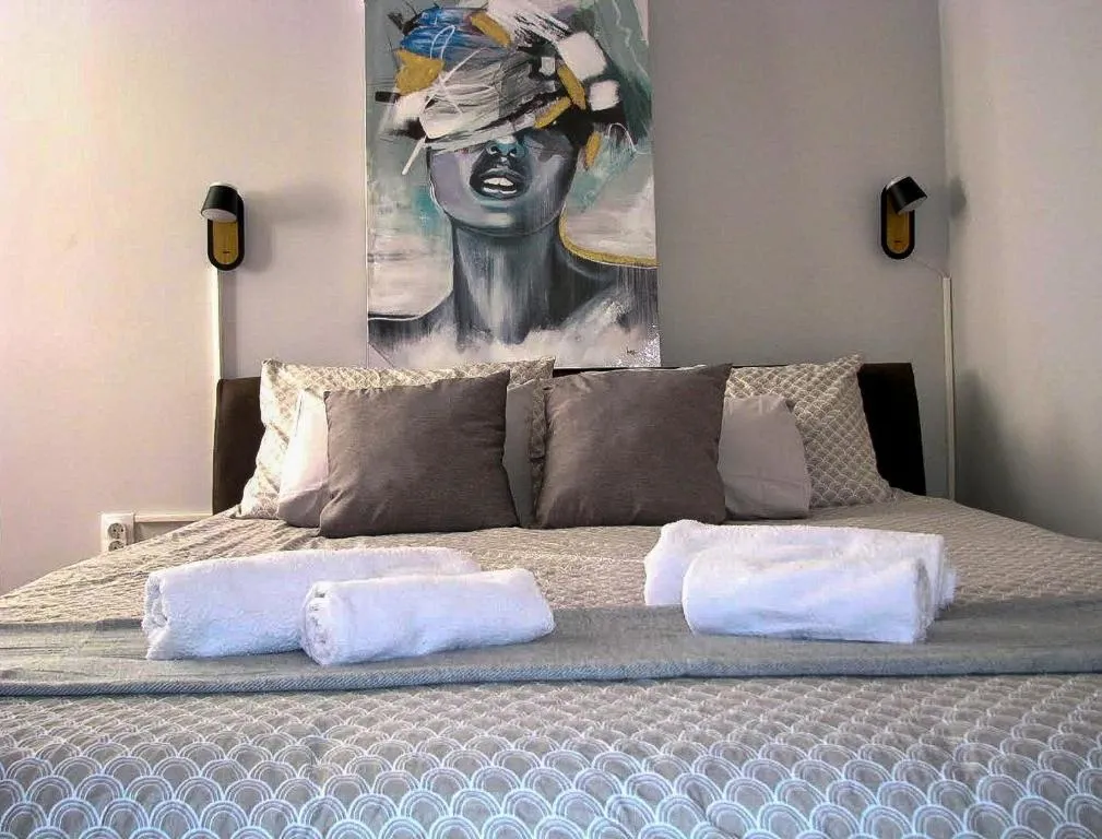 89 rooms