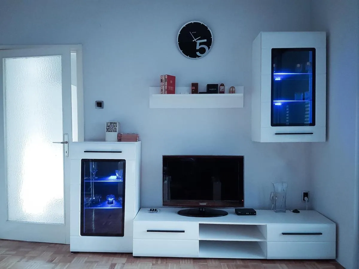 Apartment Arena Silver — 2