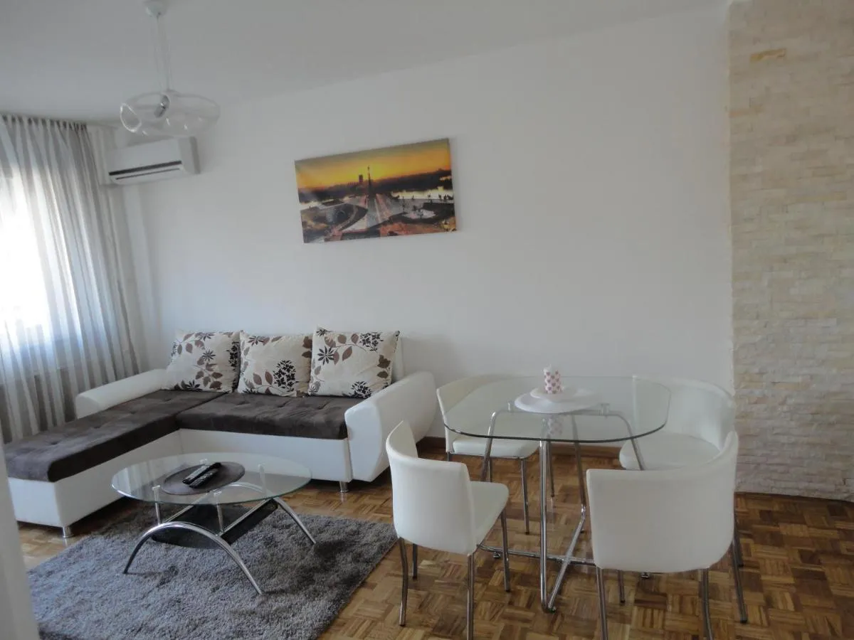 Apartment Arena White — 4