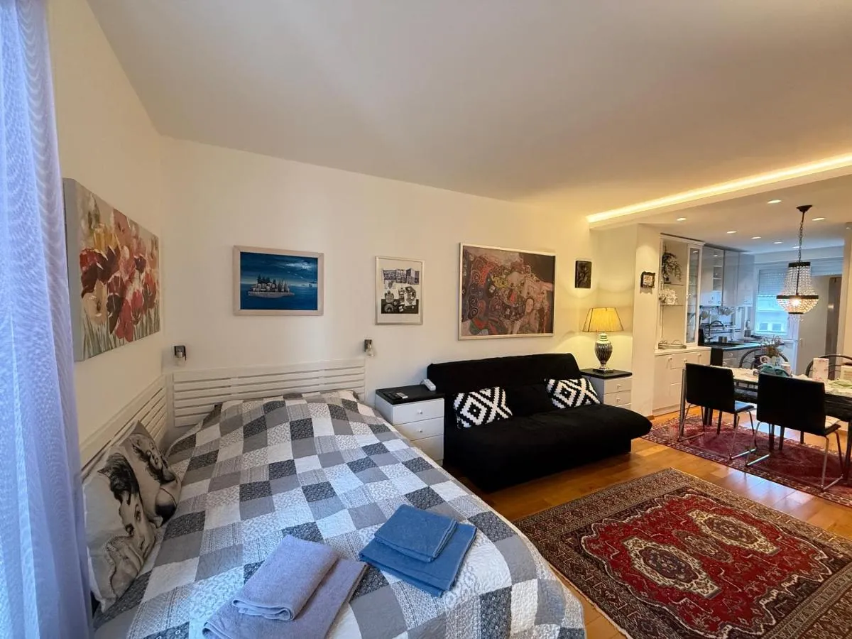 Apartment Elza — 2
