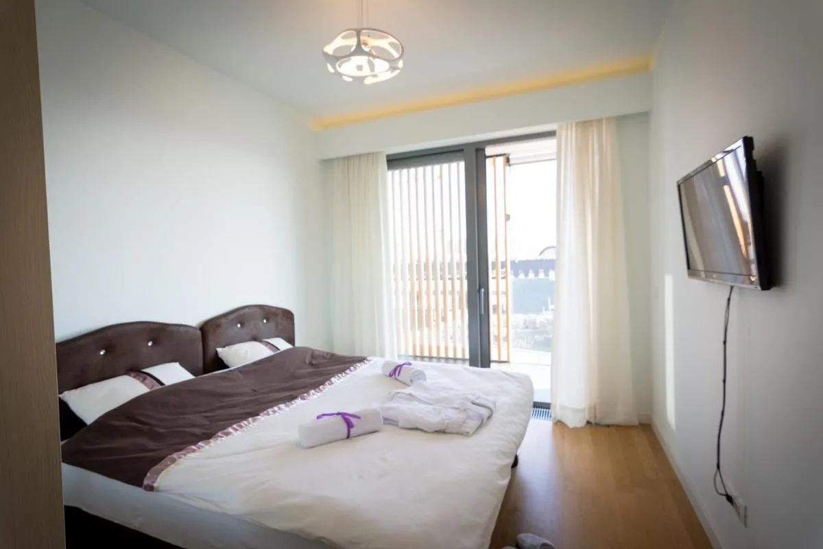 Apartment Mercedes — 2