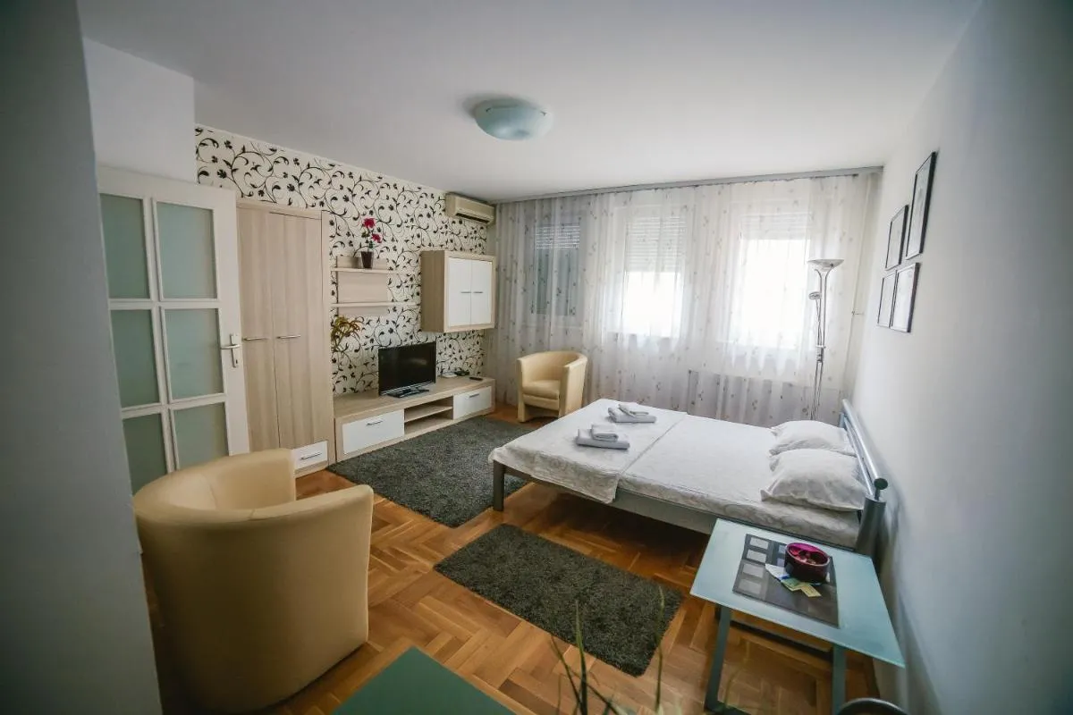 Apartment Stela — 5