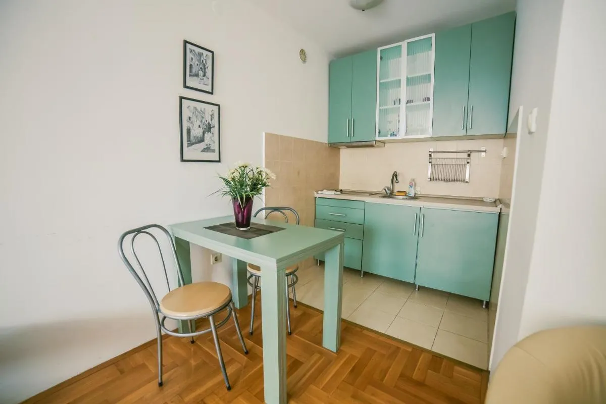 Apartment Stela — 4