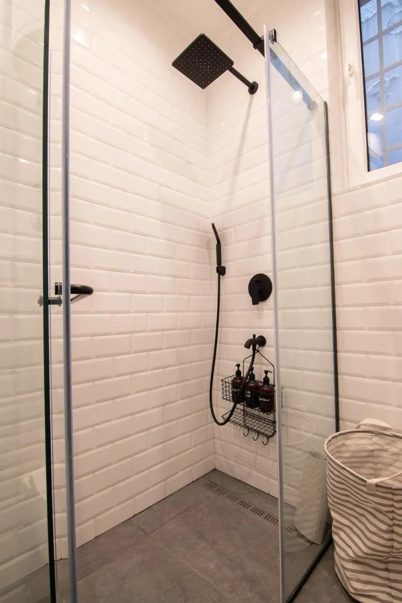 Artika – Chic & Sunlit Stay in Downtown Belgrade — 4