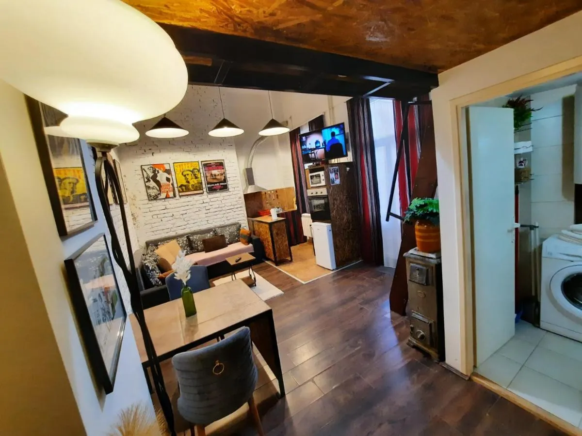 Authentic Belgrade Centre – Split Level loft with Patio in Courtyard, Paid Parking on-site, Mandatory Reservation — 3
