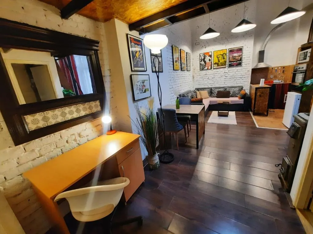 Authentic Belgrade Centre – Split Level loft with Patio in Courtyard, Paid Parking on-site, Mandatory Reservation