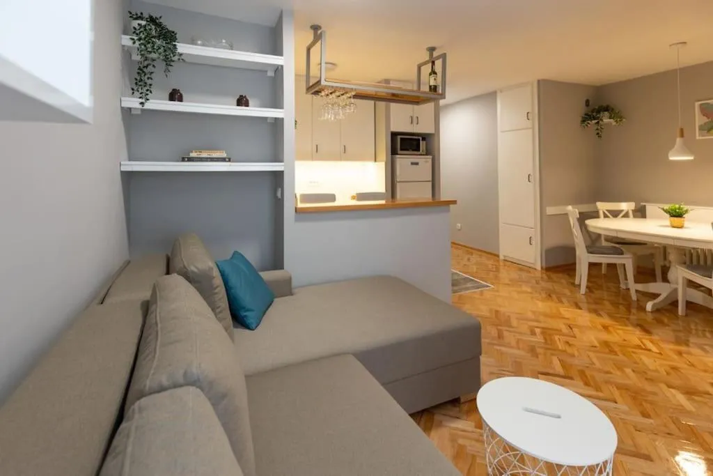 Barrel House Apartment — 3