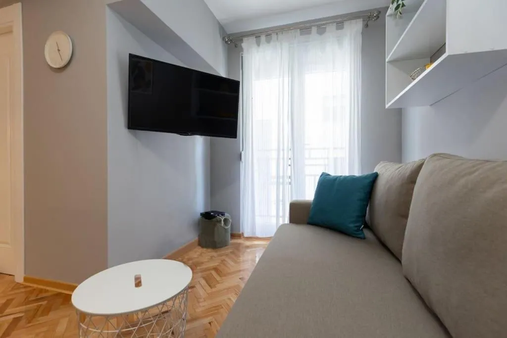 Barrel House Apartment — 5
