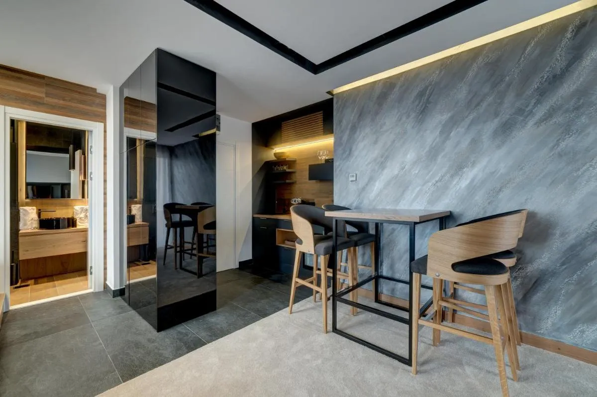 Black Pearl Luxury Suites — 4