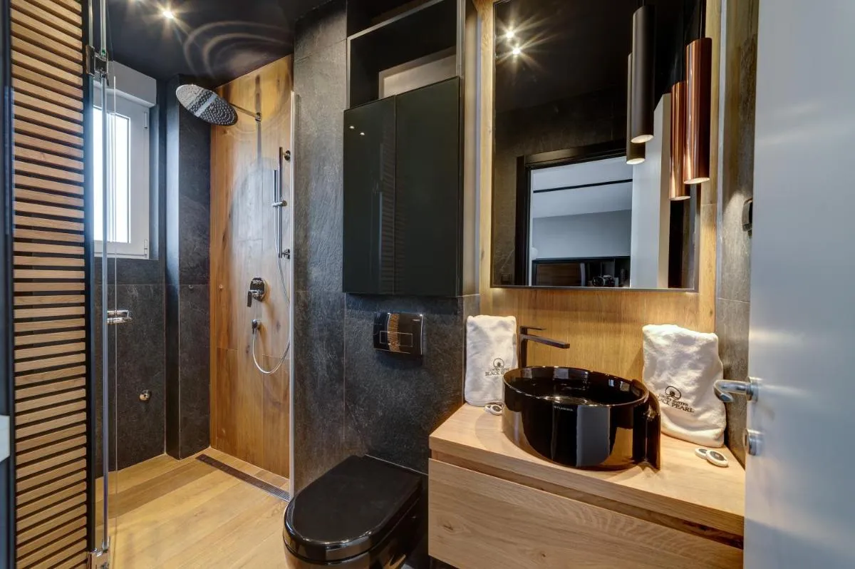 Black Pearl Luxury Suites — 3