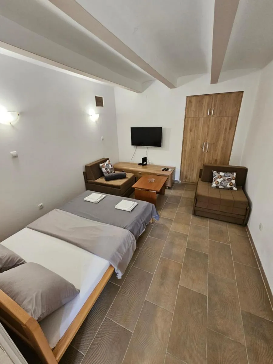 Booking Apartments Alone 1 — 2