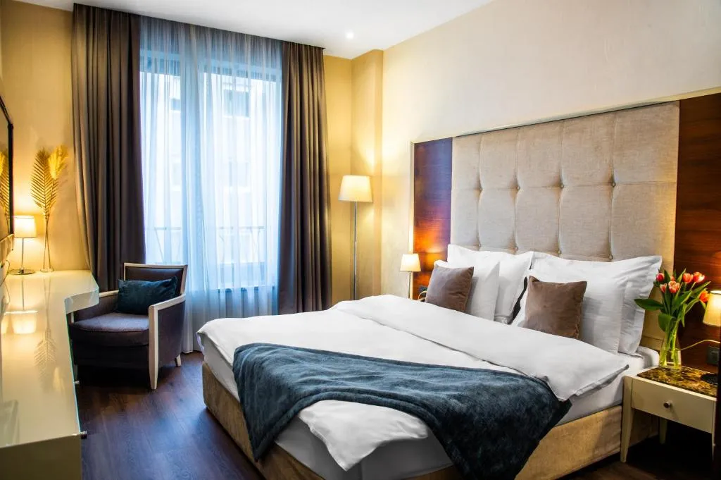 CRYSTAL Hotel Belgrade