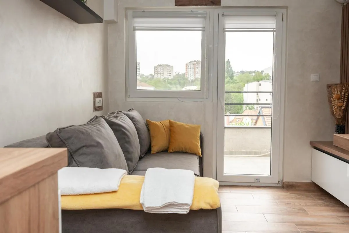 Comanda LUXURY APARTMENTS — 3