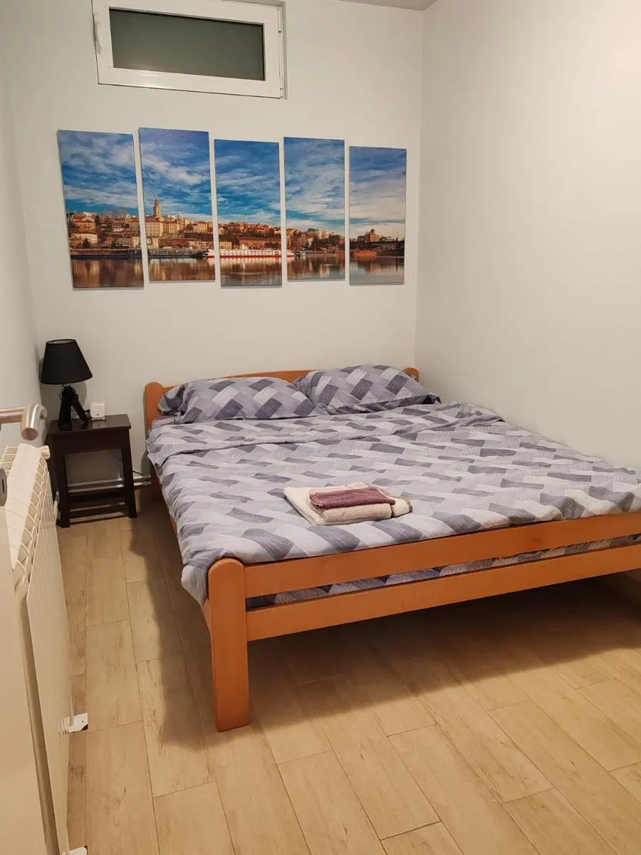 Cozy green house (free parking spot) — 4