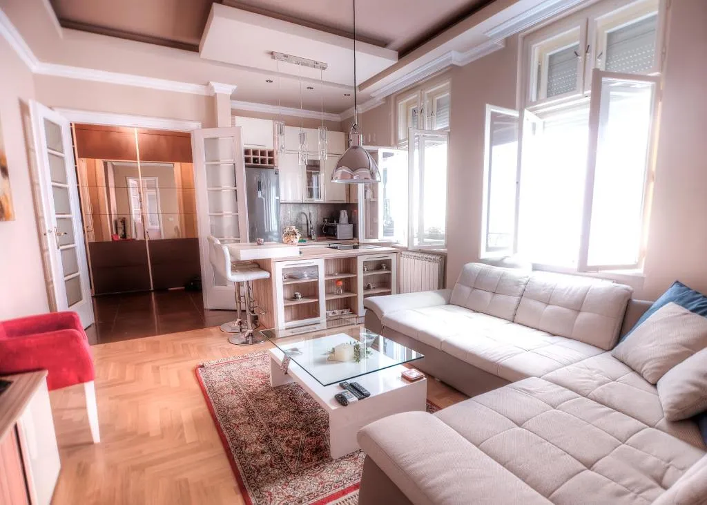 Crown Apartment – Your Royal Stay