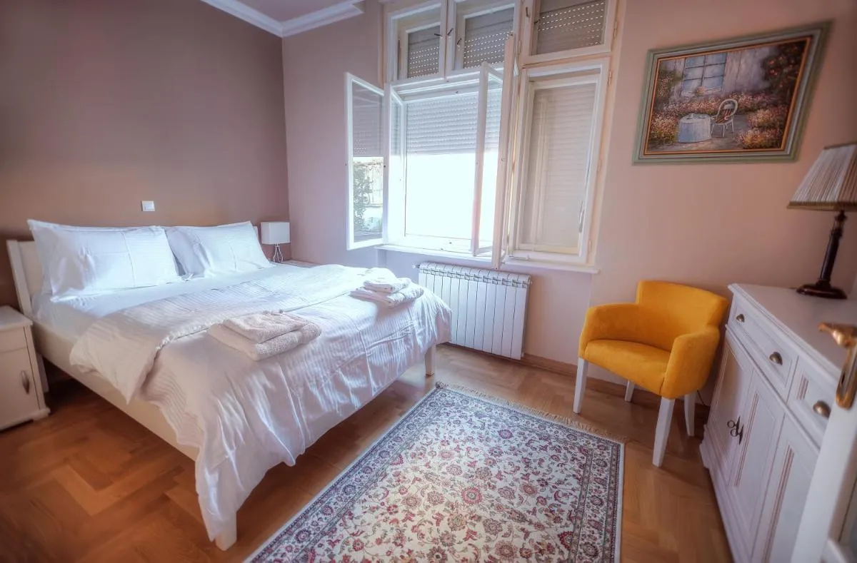 Crown Apartment – Your Royal Stay — 2
