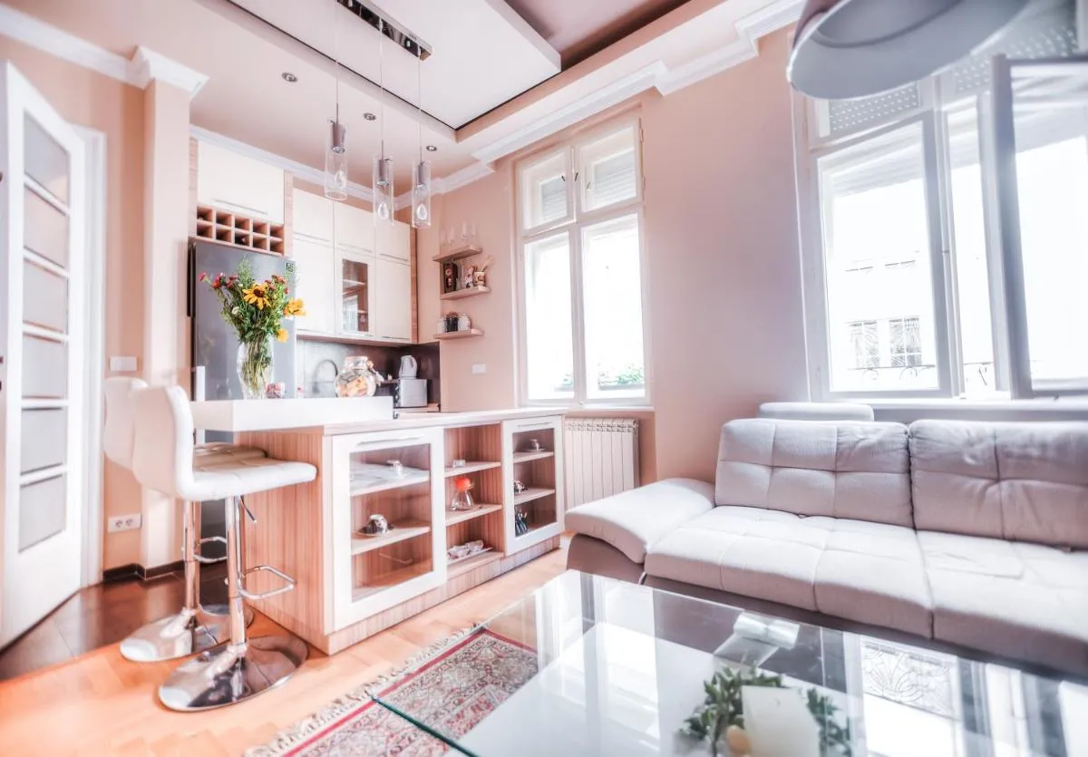 Crown Apartment – Your Royal Stay — 3