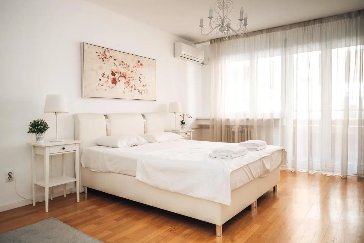 Crown Central three bedroom Apartment — 2