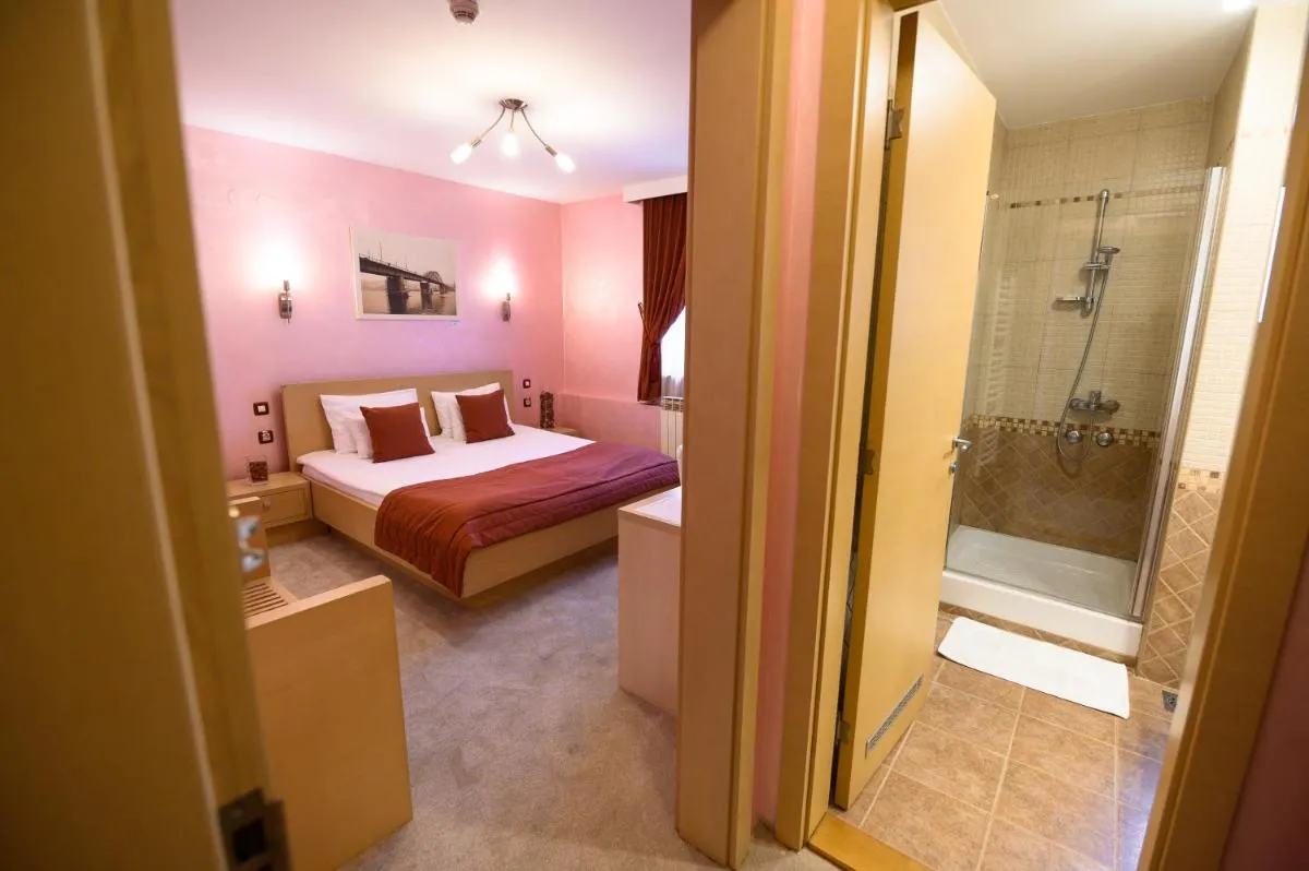 Euro Garni Hotel — 2