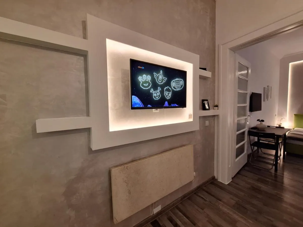 GENIUS APARTMENT — 5