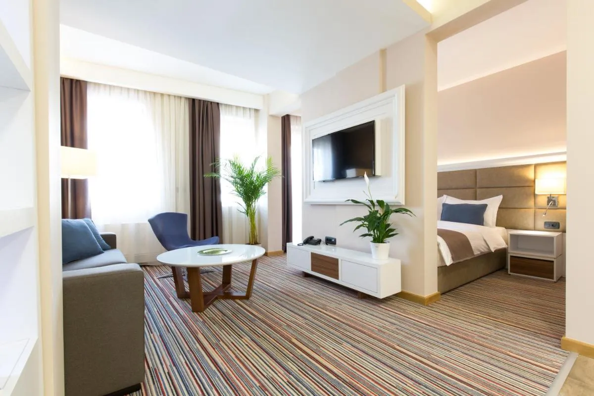 Hotel TESLA – Smart Stay Garni — 2