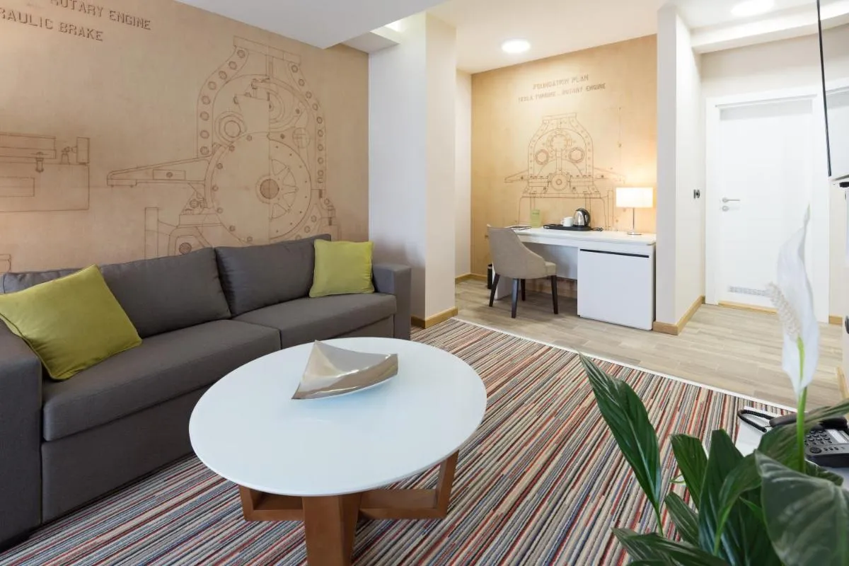 Hotel TESLA – Smart Stay Garni — 4