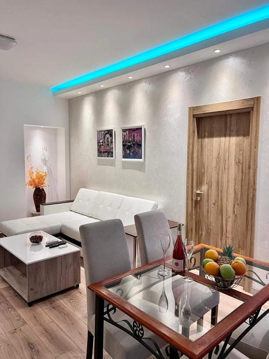 Hugolina LUX — 2