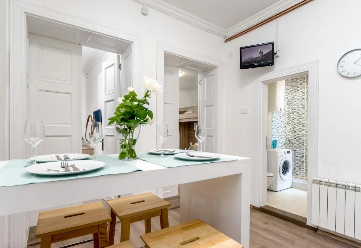Ikar Apartments — 3