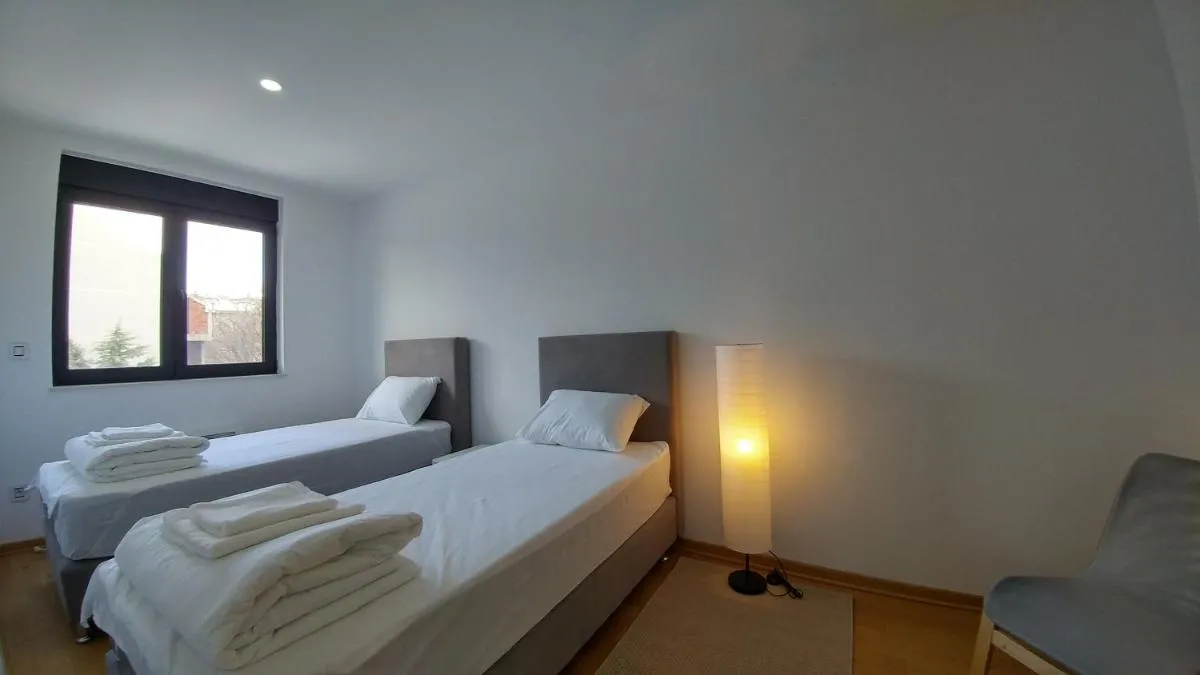 J&J apartments — 2