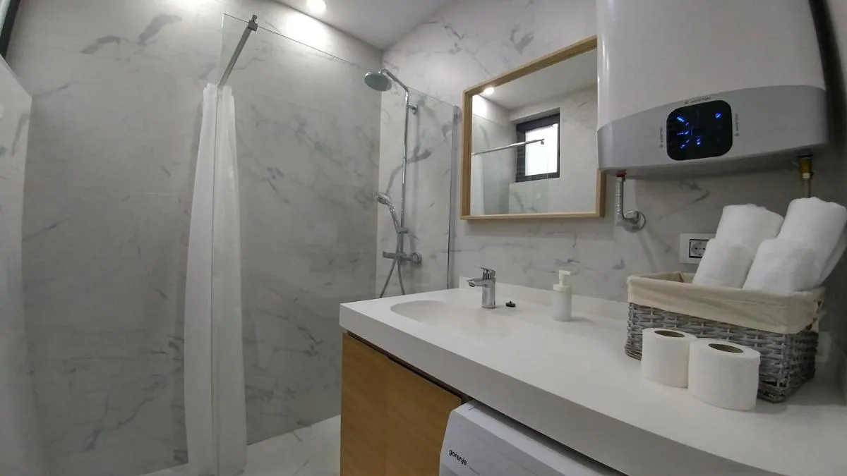 J&J apartments — 3