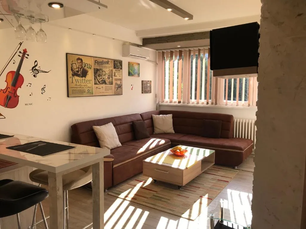 Lovely Apartment 2