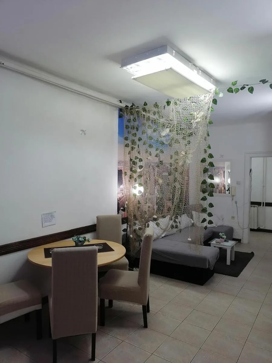 Low cost apartment — 4