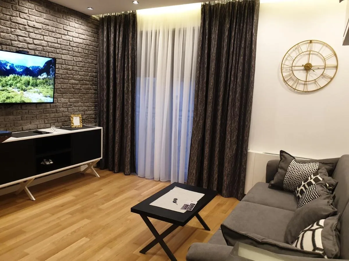 Luxury Spa Suite — 5