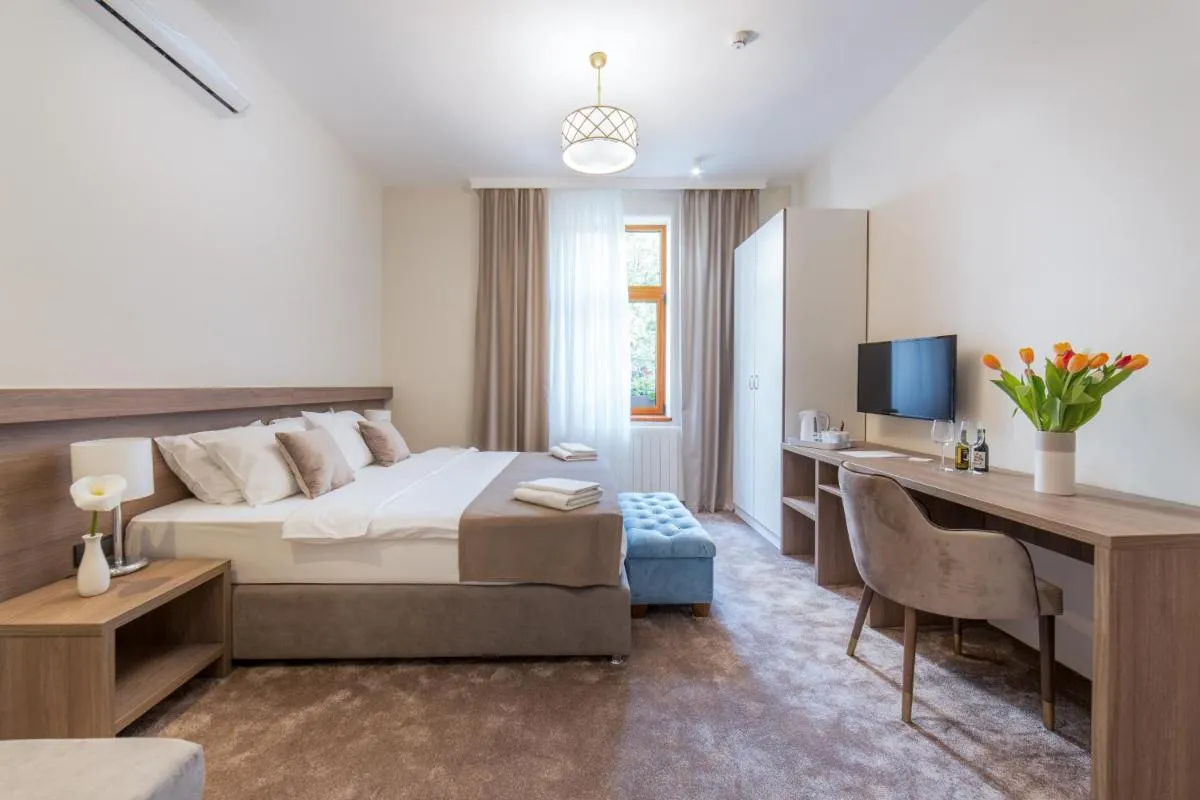 M House Belgrade Bed and Breakfast — 2