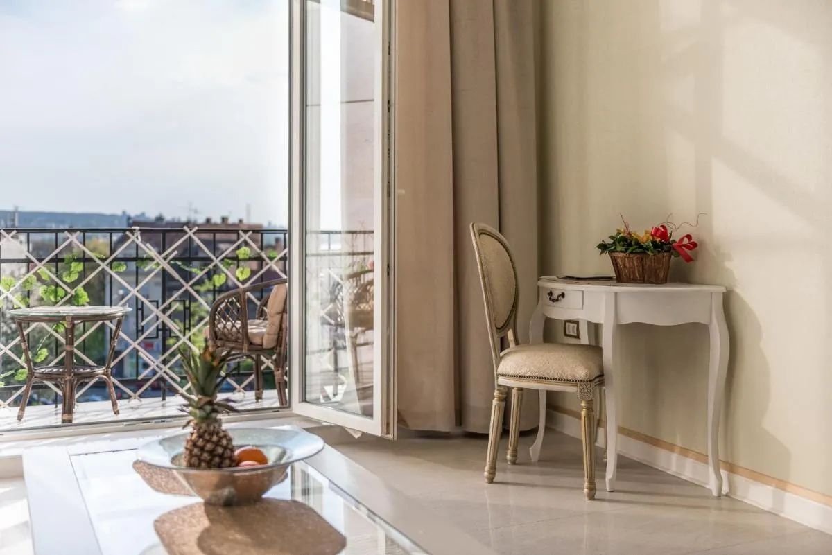 Max Luxury Apartments — 4